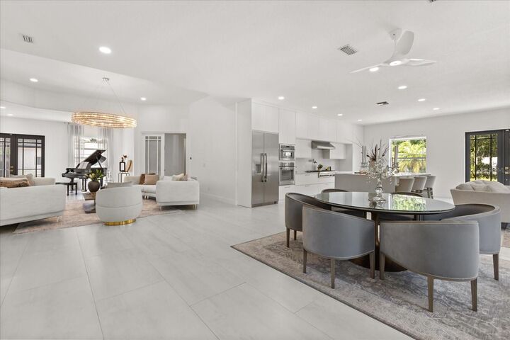 Property Photo:  2001 Lake Drive  FL 32789