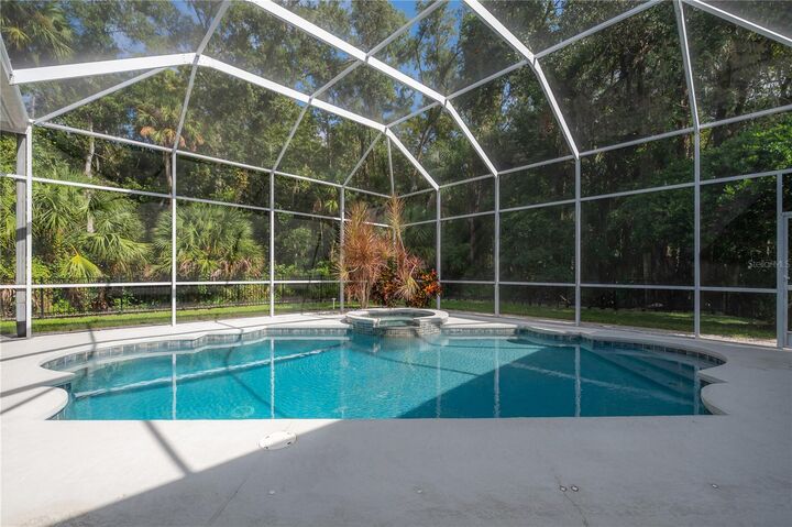 Property Photo:  15801 Dawson Ridge Drive  FL 33647