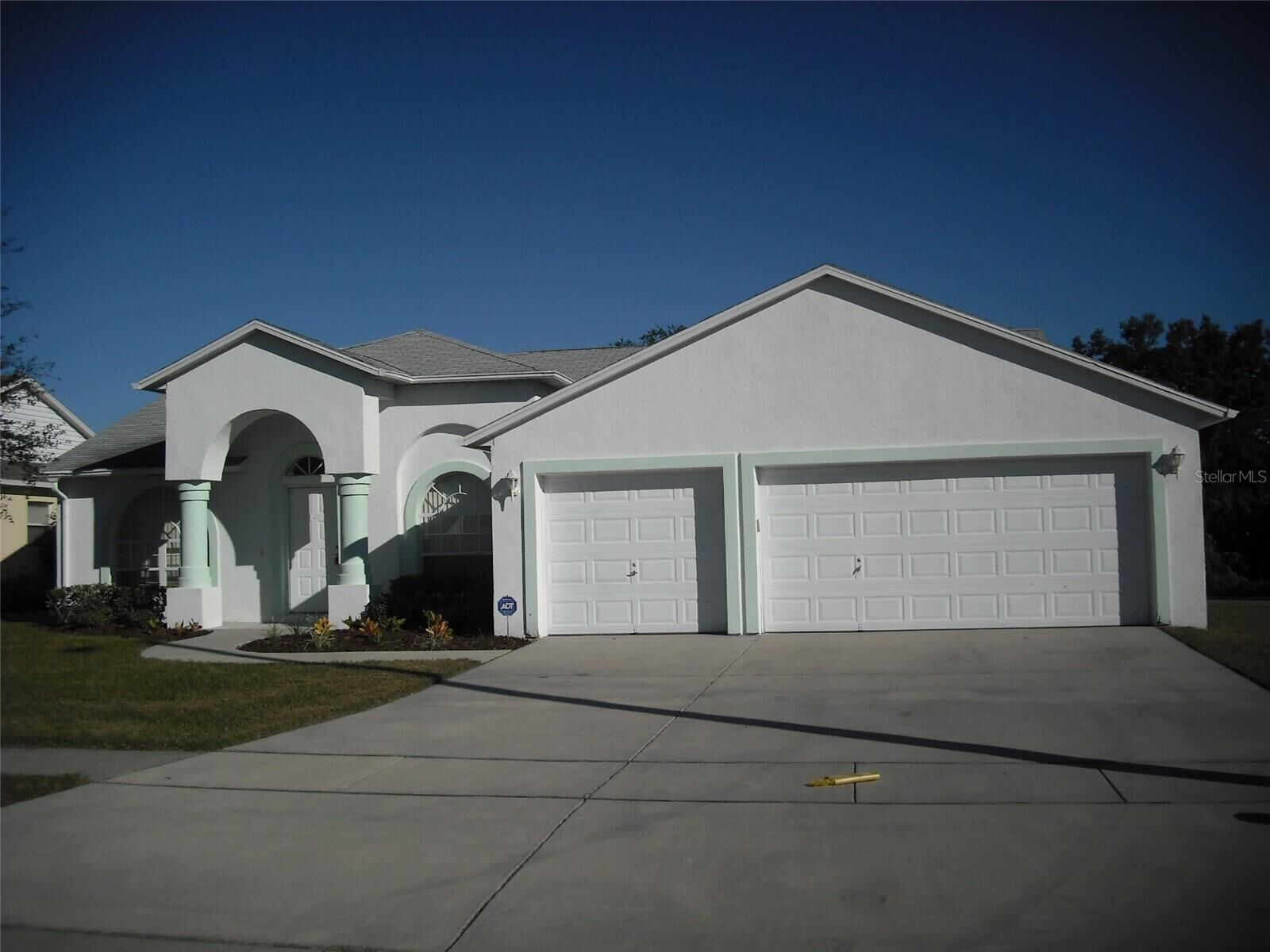 Property Photo: 9724 Mary Robin Drive FL 33569