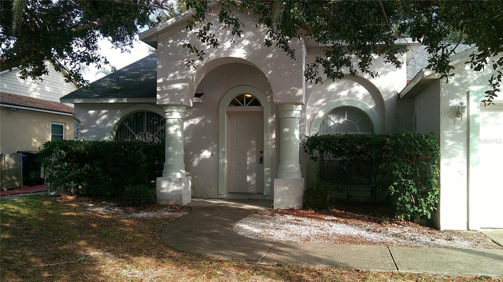 Property Photo:  9724 Mary Robin Drive  FL 33569 
