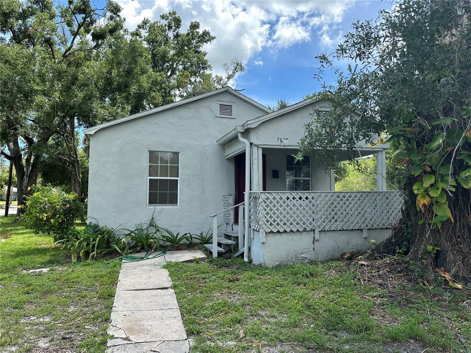 Property Photo: 7608 N Huntley Avenue FL 33604