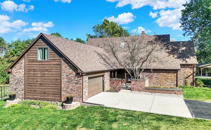 Property Photo:  125 S 1100 E  IN 46077 
