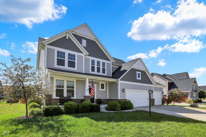 Property Photo: 7877 Villa Circle IN 46123