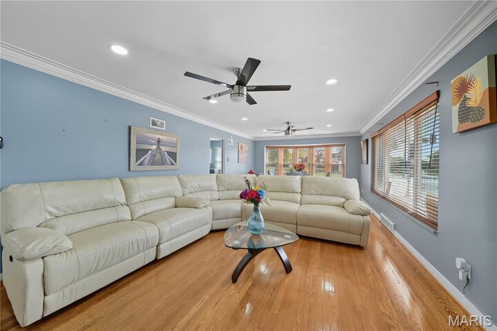 Property Photo: 1501 Switzer Avenue MO 63147