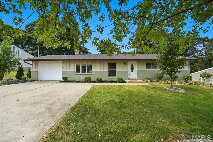 4315 Heinle Drive  St Louis MO 63129 photo