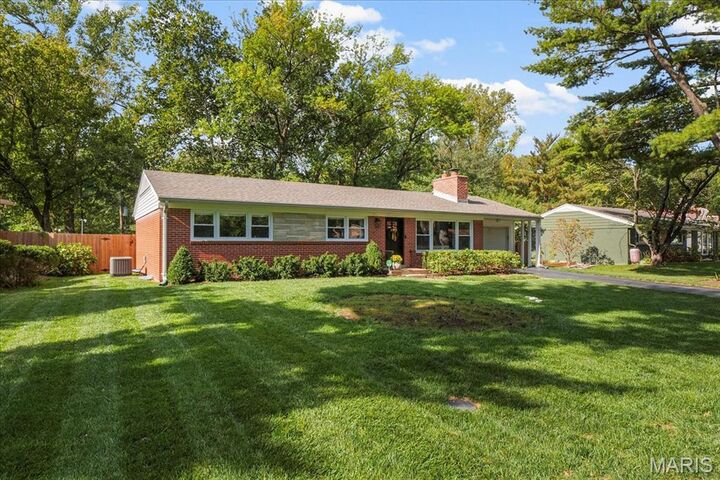 Property Photo: 701 Wenneker Drive MO 63124