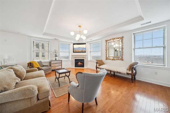 Property Photo: 232 N Kingshighway Boulevard 1407 MO 63108