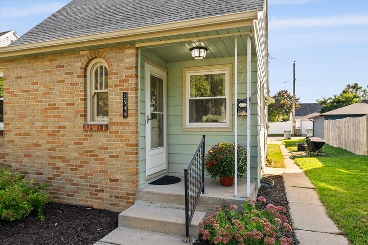 2544 S 71st St  Milwaukee WI 53219 photo