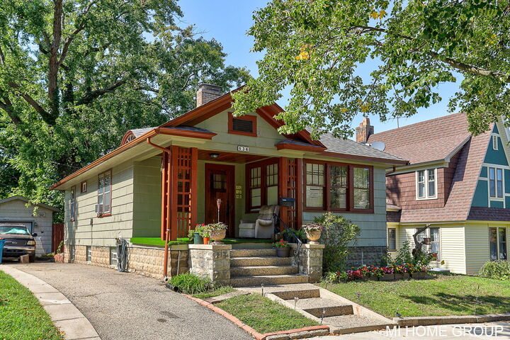 Property Photo:  536 College Avenue  MI 49423