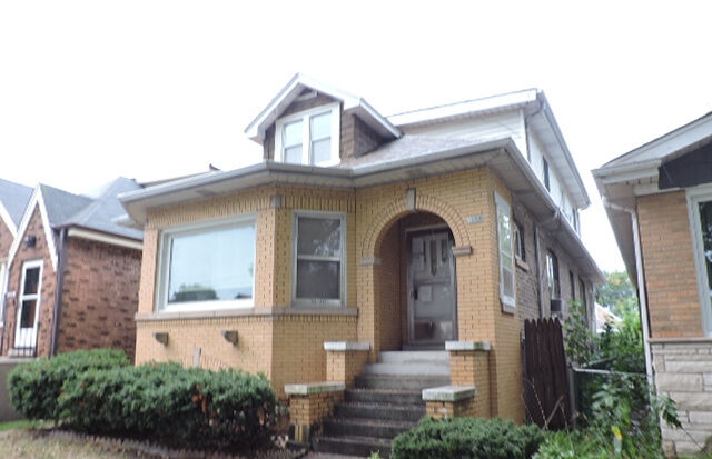 Property Photo:  5254 N Mason Avenue  IL 60630 