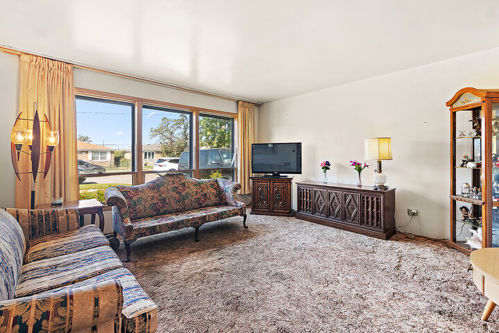 Property Photo:  12917 S Marquette Avenue  IL 60633