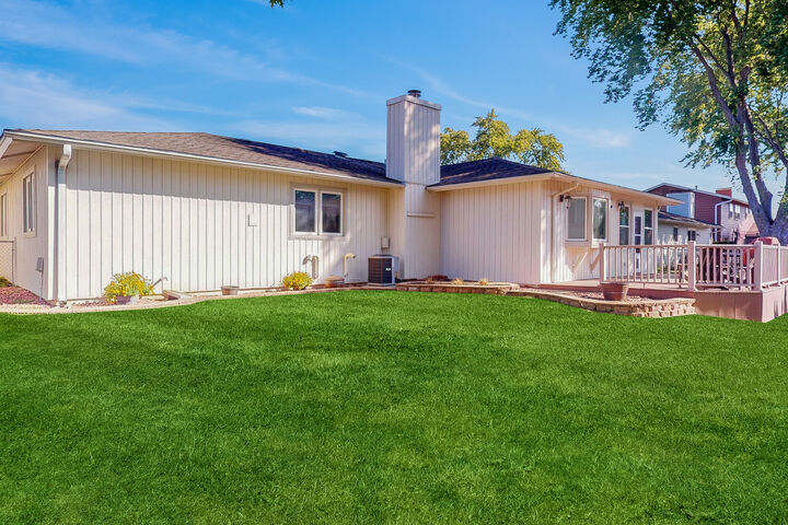 Property Photo:  1517 White Trail  IL 60007 