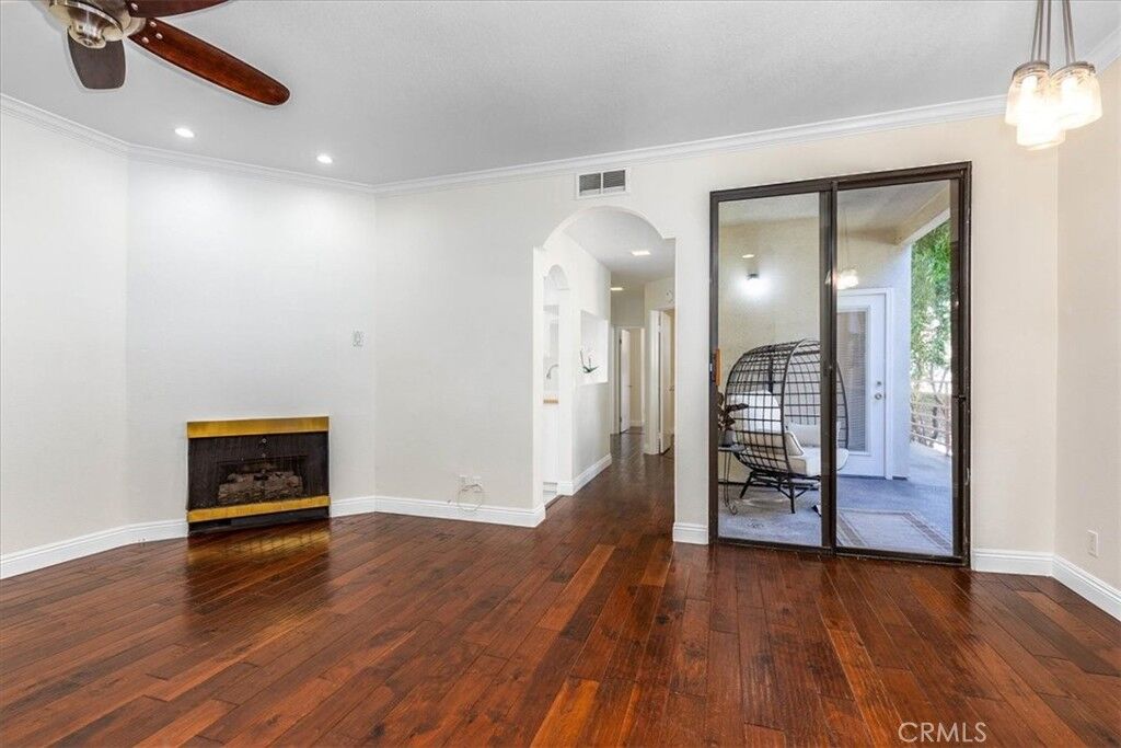 Property Photo:  3913 N Virginia Road 108  CA 90807 