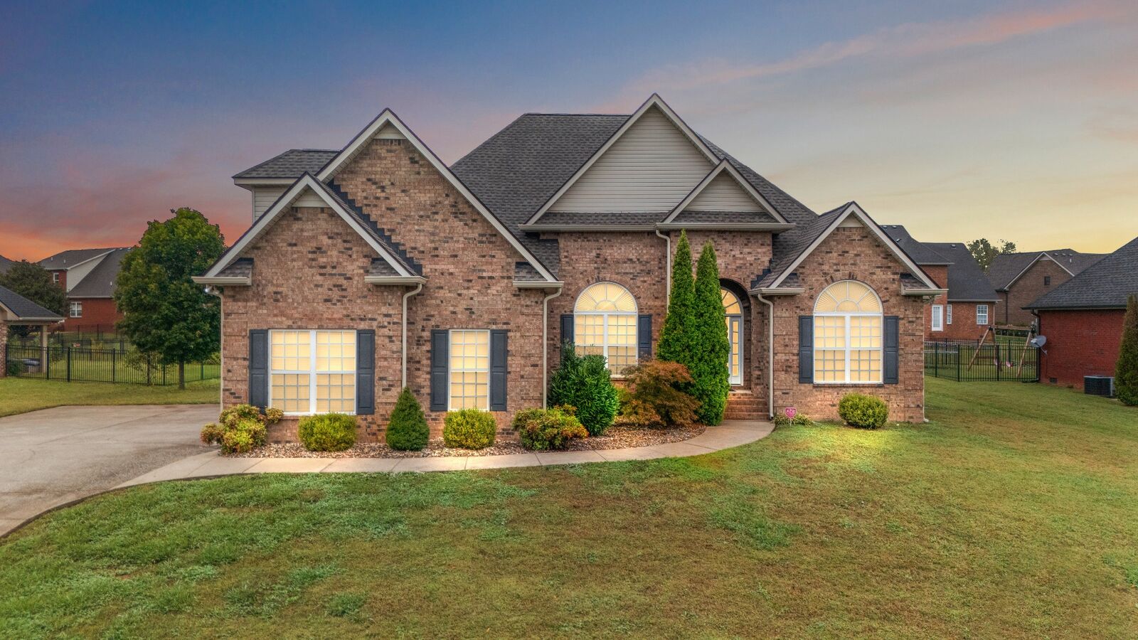 Property Photo: 5039 Macarthur Ave TN 37129