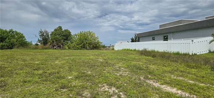 Property Photo:  1214 NW 20th Avenue  FL 33993 