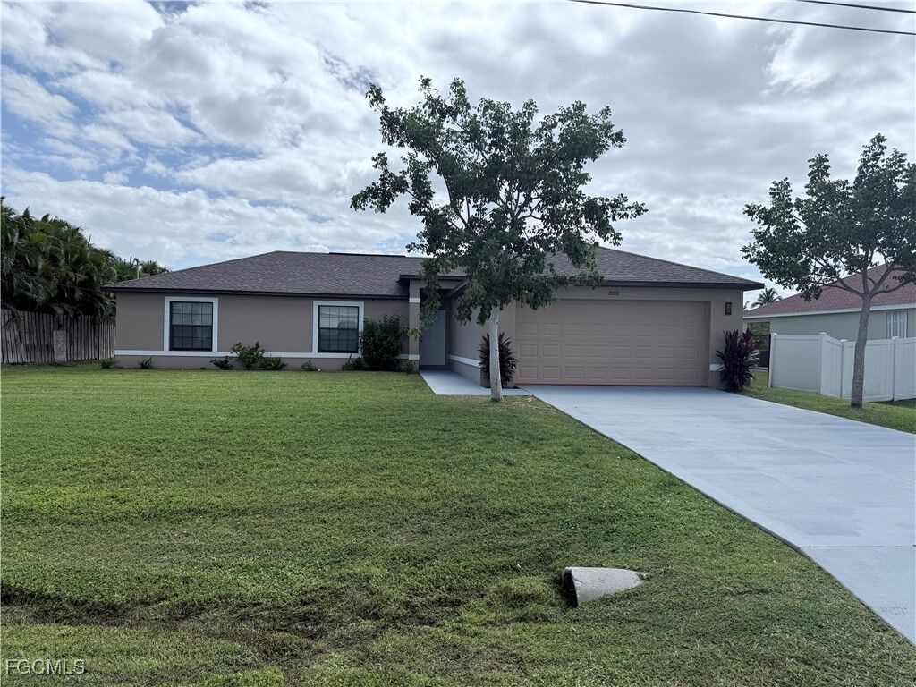 Property Photo:  2000 SW 3rd Street  FL 33991 