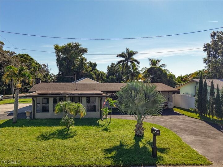 Property Photo:  1320 Lavin Lane  FL 33917 