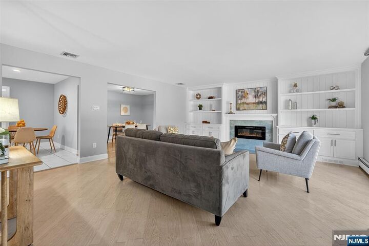 Property Photo:  194 N Central Avenue  NJ 07446 