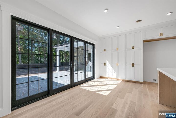 Property Photo:  46 Locust Lane  NJ 07458 