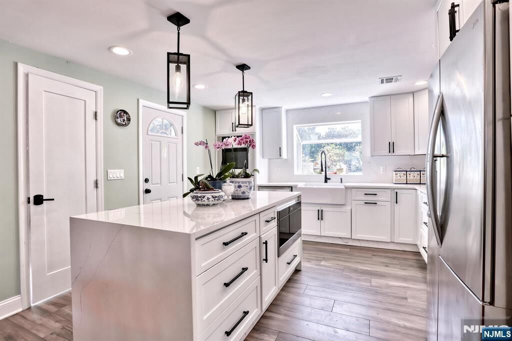 Property Photo:  9-10 Mansfield Drive  NJ 07410 