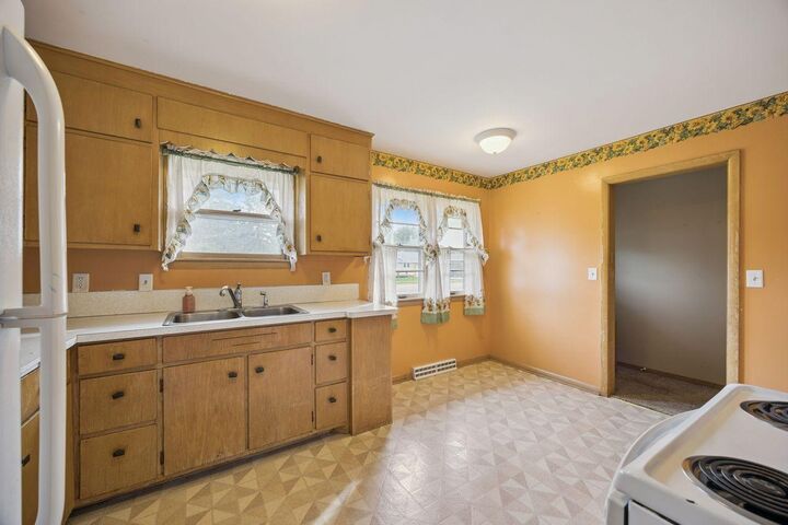 Property Photo: 531 Hazel Avenue E MN 55353
