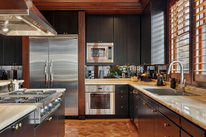 Property Photo:  540 Rice Street E  MN 55391 