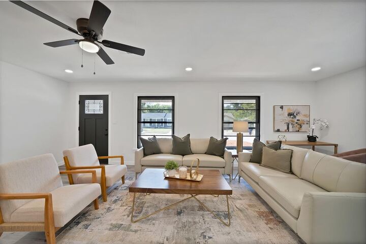 Property Photo: 4009 Boyd Avenue TX 76109