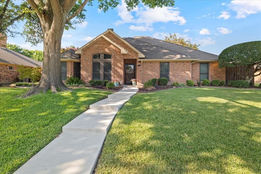 Property Photo: 1205 O Shannon Lane TX 75044