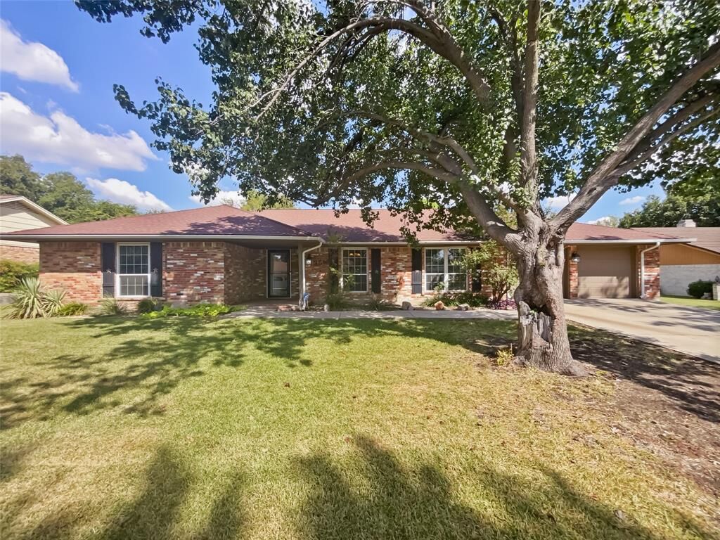 Property Photo: 3516 Lawndale Avenue TX 76133