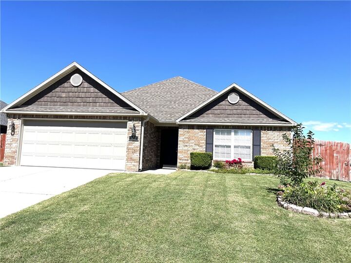 Property Photo: 1417 W Kelley Drive AR 72756