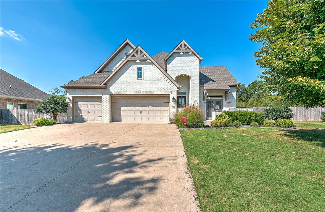Property Photo: 3165 N Night Heron Drive AR 72704