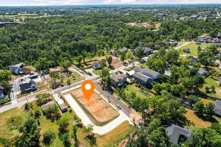 Property Photo:  803 NE A Street  AR 72712