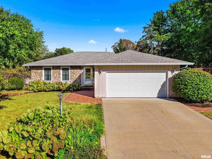 Property Photo:  327 Arbor Vitae Drive  IL 61548