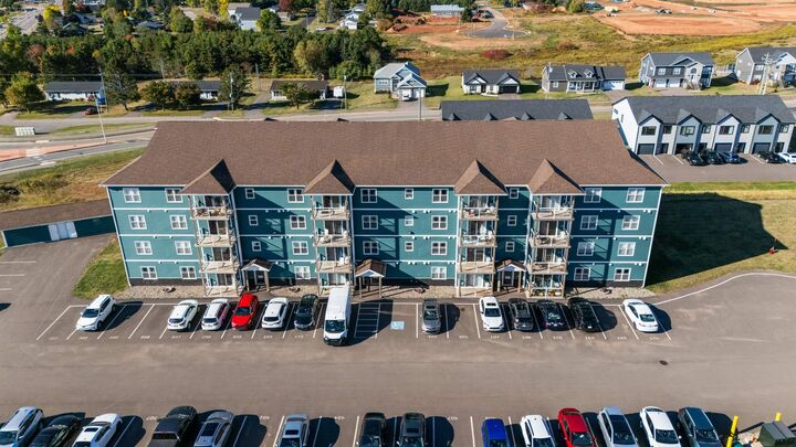 Property Photo: 18 Gilbert Drive 303 PE C1C 0W2