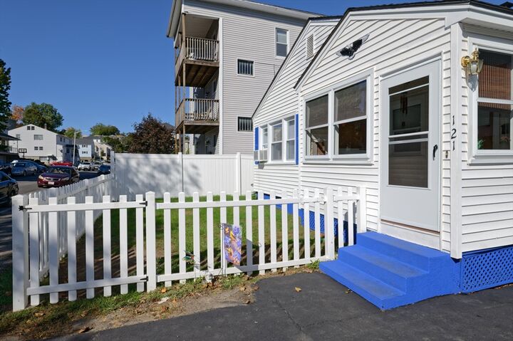 Property Photo: 121 Pilgrim Ave MA 01604