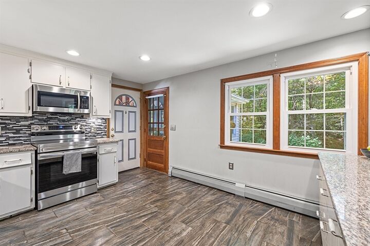 Property Photo: 36 Wilde Willow Dr MA 01520