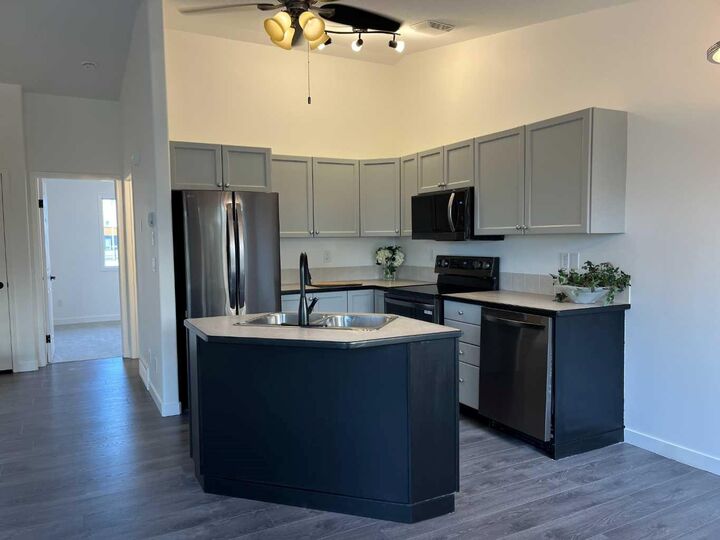 Property Photo: 65 Leung Place AB T0M 0J0