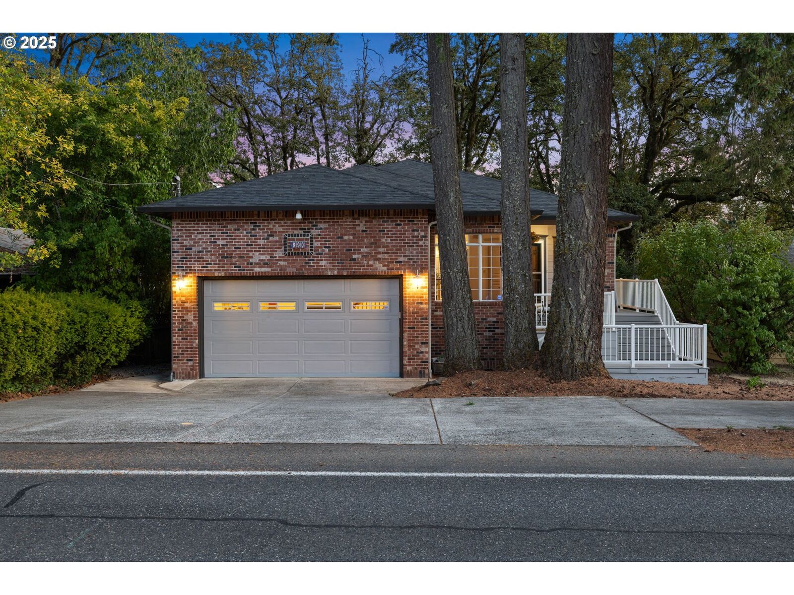 Property Photo:  690 N Shepherd Rd  WA 98671 