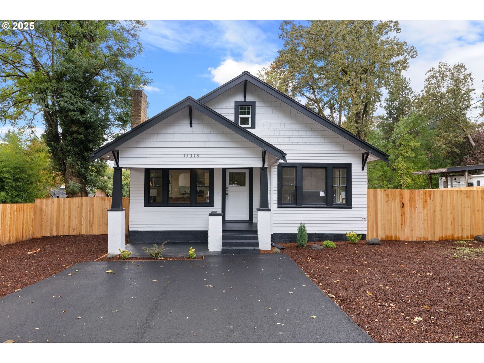 Property Photo:  15315 SE East Ave  OR 97267 