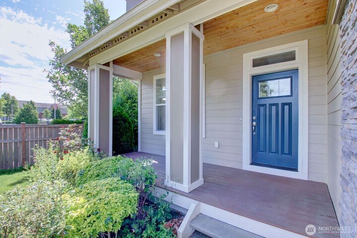 Property Photo:  846  Katelyn Ct  WA 98233 