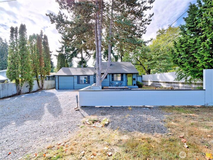 Property Photo:  2103 N 193rd Street  WA 98133 