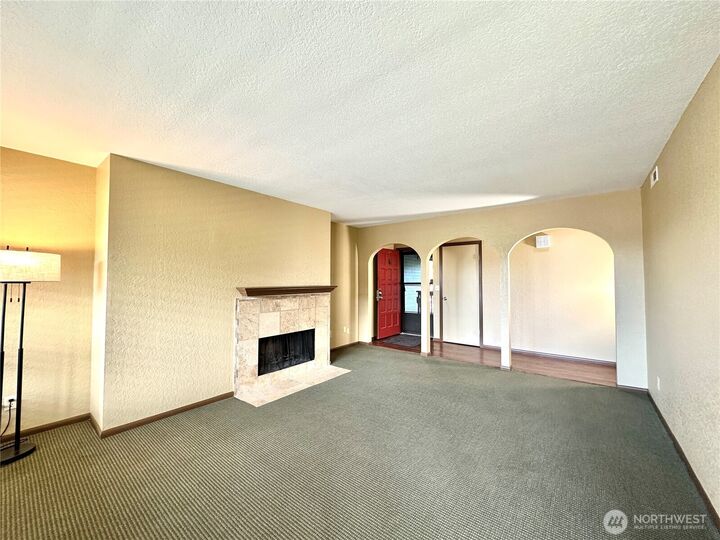 Property Photo:  11642  100th Avenue NE 305  WA 98034 