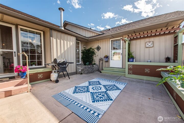 Property Photo:  653 W Minstrel Road  WA 98382 