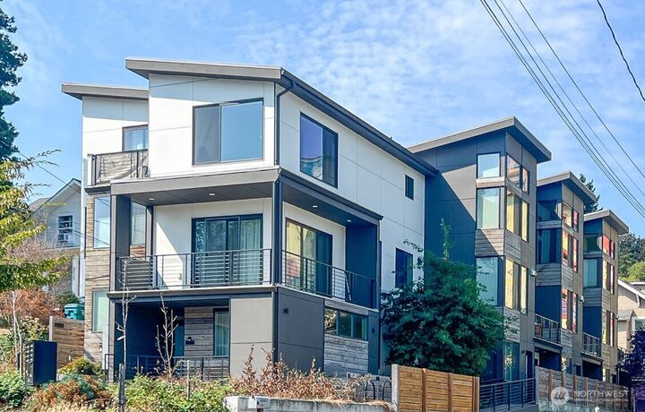 5031  35th Avenue S Unit D  Seattle WA 98118 photo
