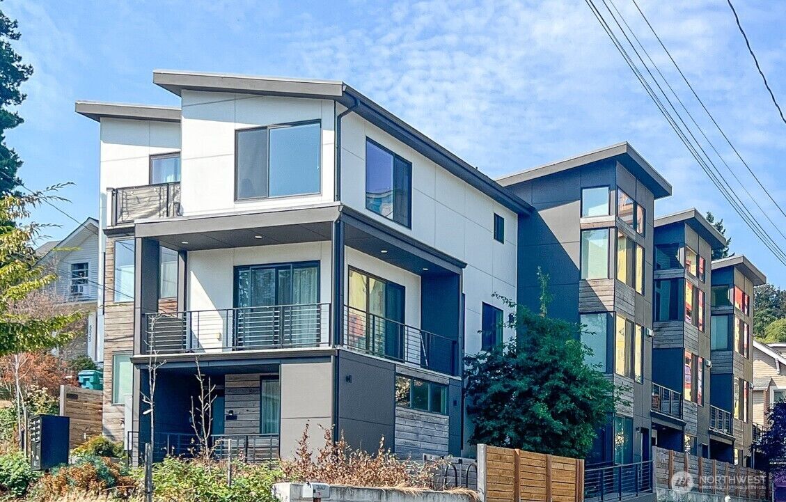 Property Photo:  5031  35th Avenue S Unit D  WA 98118 