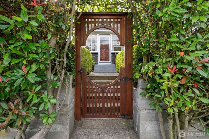 Property Photo: 2727 S Judkins Street WA 98144