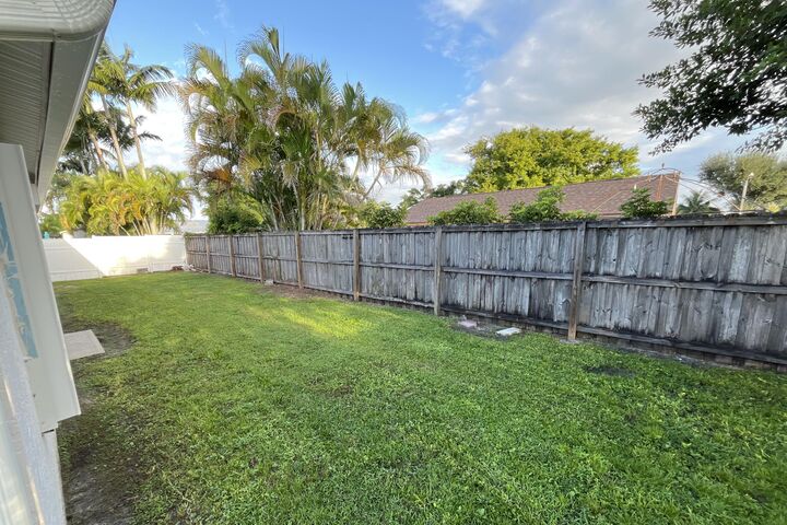 Property Photo:  10089 Penzance Lane  FL 33411 