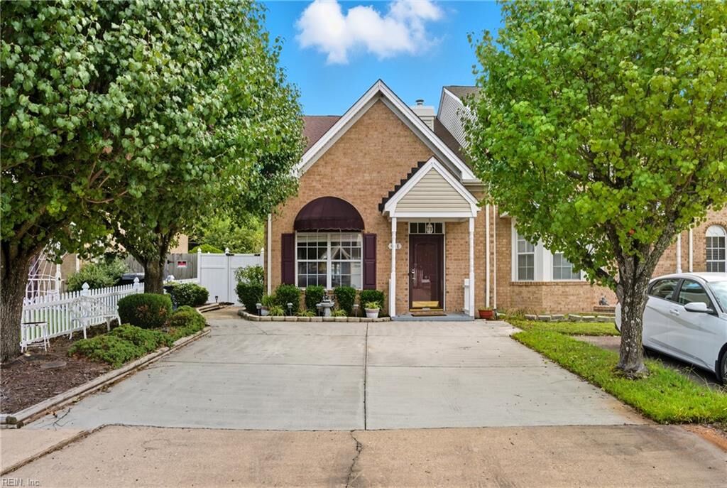Property Photo:  428 Troon Chse  VA 23462