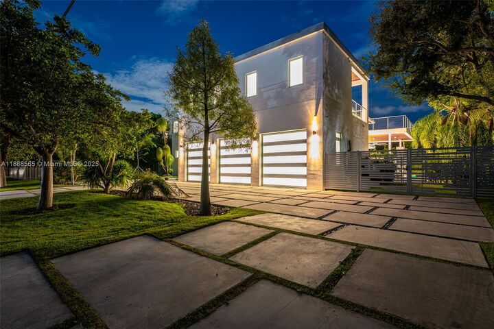 Property Photo: 9101 SW 69th Ct FL 33156