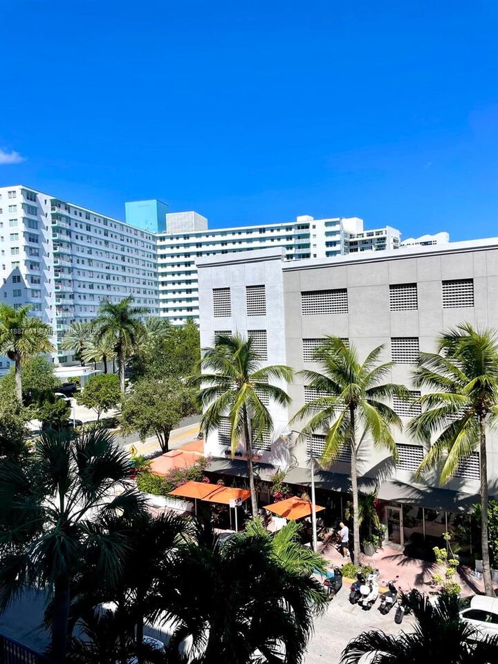 Property Photo: 899 West Ave 5C FL 33139